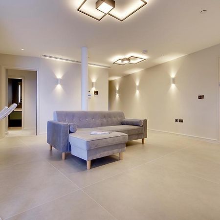 Luxury 3 Bed Flat With Large Terrace, Sea Views And Hot Tub Apartment Canford Cliffs ภายนอก รูปภาพ
