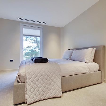 Luxury 3 Bed Flat With Large Terrace, Sea Views And Hot Tub Apartment Canford Cliffs ภายนอก รูปภาพ