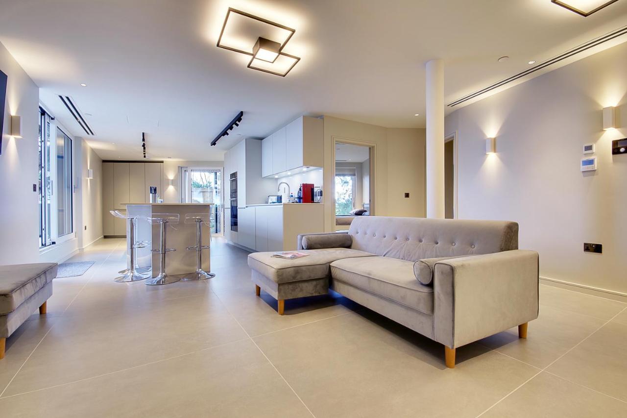 Luxury 3 Bed Flat With Large Terrace, Sea Views And Hot Tub Apartment Canford Cliffs ภายนอก รูปภาพ