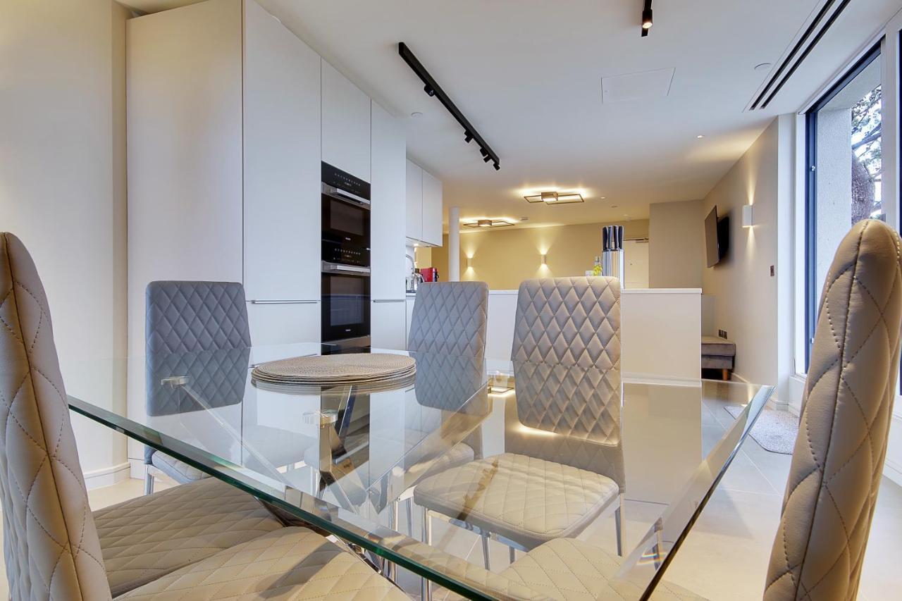 Luxury 3 Bed Flat With Large Terrace, Sea Views And Hot Tub Apartment Canford Cliffs ภายนอก รูปภาพ