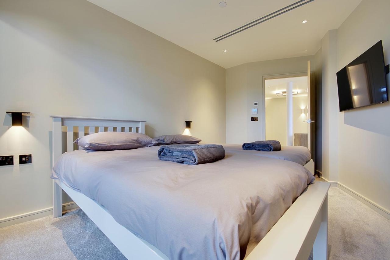 Luxury 3 Bed Flat With Large Terrace, Sea Views And Hot Tub Apartment Canford Cliffs ภายนอก รูปภาพ